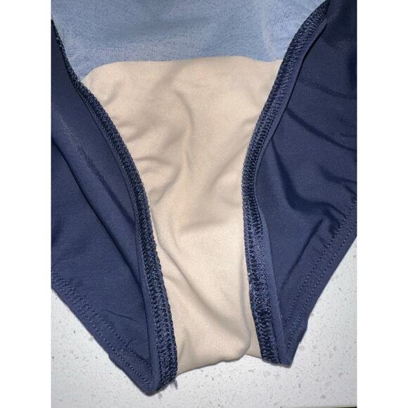 Lands End Women’s Slendersuit wrap One Piece Swimsuit Blue Ombré Size 12 - Picture 5 of 8